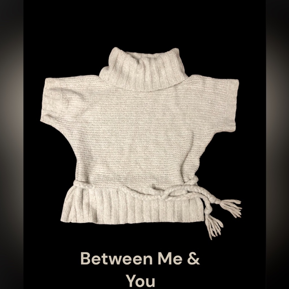 Between Me & You Belted Short Sleeve Cowl Neck Beige M